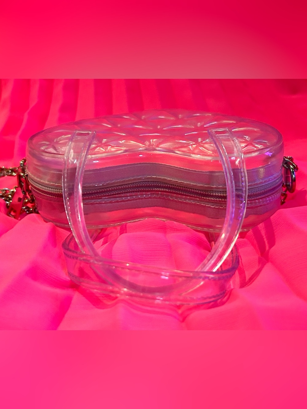 Like Dreams Clear Quilted Plastic Novelty Heart Bag w/ Silver Chain Strap - Picture 4 of 13
